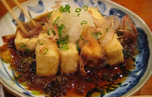 Tofu z karmelizowaną cebulą