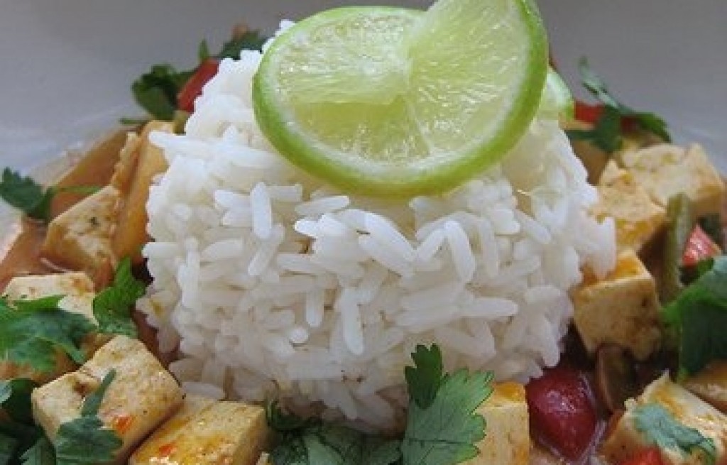 Tofu z ryżem i warzywami