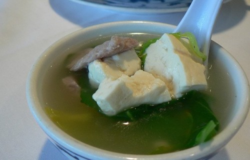 Zupa z tofu i wieprzowiną
