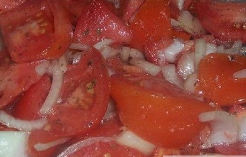 Sałatka pomidorowa z chlebem