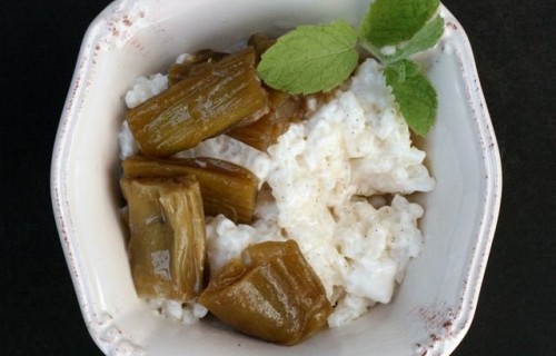 Pudding ryżowy z rabarbarem