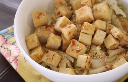 Sałatka ze smażonego tofu