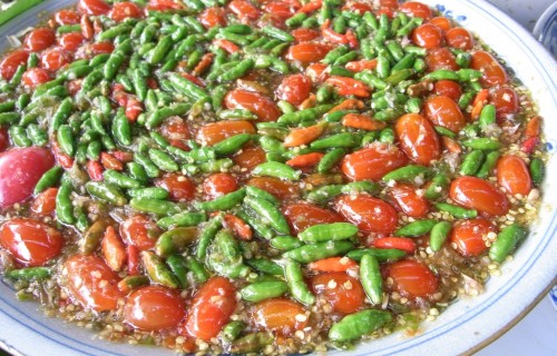 Kuskus w pomidorach z zielonym groszkiem