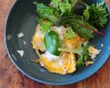 Jajecznica z serem i warzywami