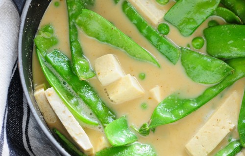 Zupa groszkowa z tofu i curry