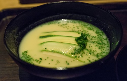 Zupa cukiniowa z miso oraz tofu