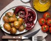 Ośmiornica z grilla z ziemniakami i pomidorami