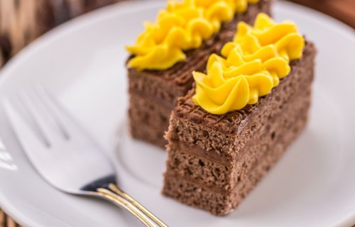 Ciasto czekoladowe z kremem z mango