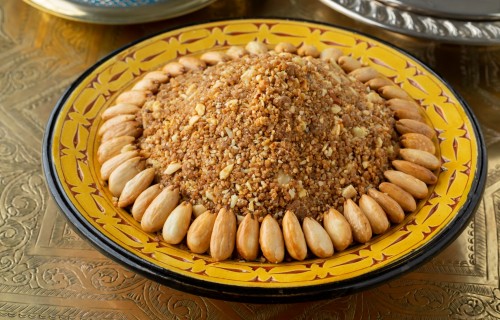 Sellou - marokański deser z sezamu i migdałów